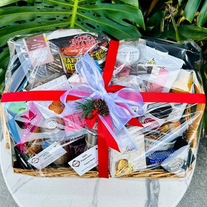 Hamper basket & gift wrapping